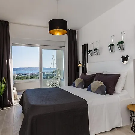Blue Wave, Amazing Sea View And 2 Large Private Swimming Pools 8 Bedrooms With 8 Bathrooms *